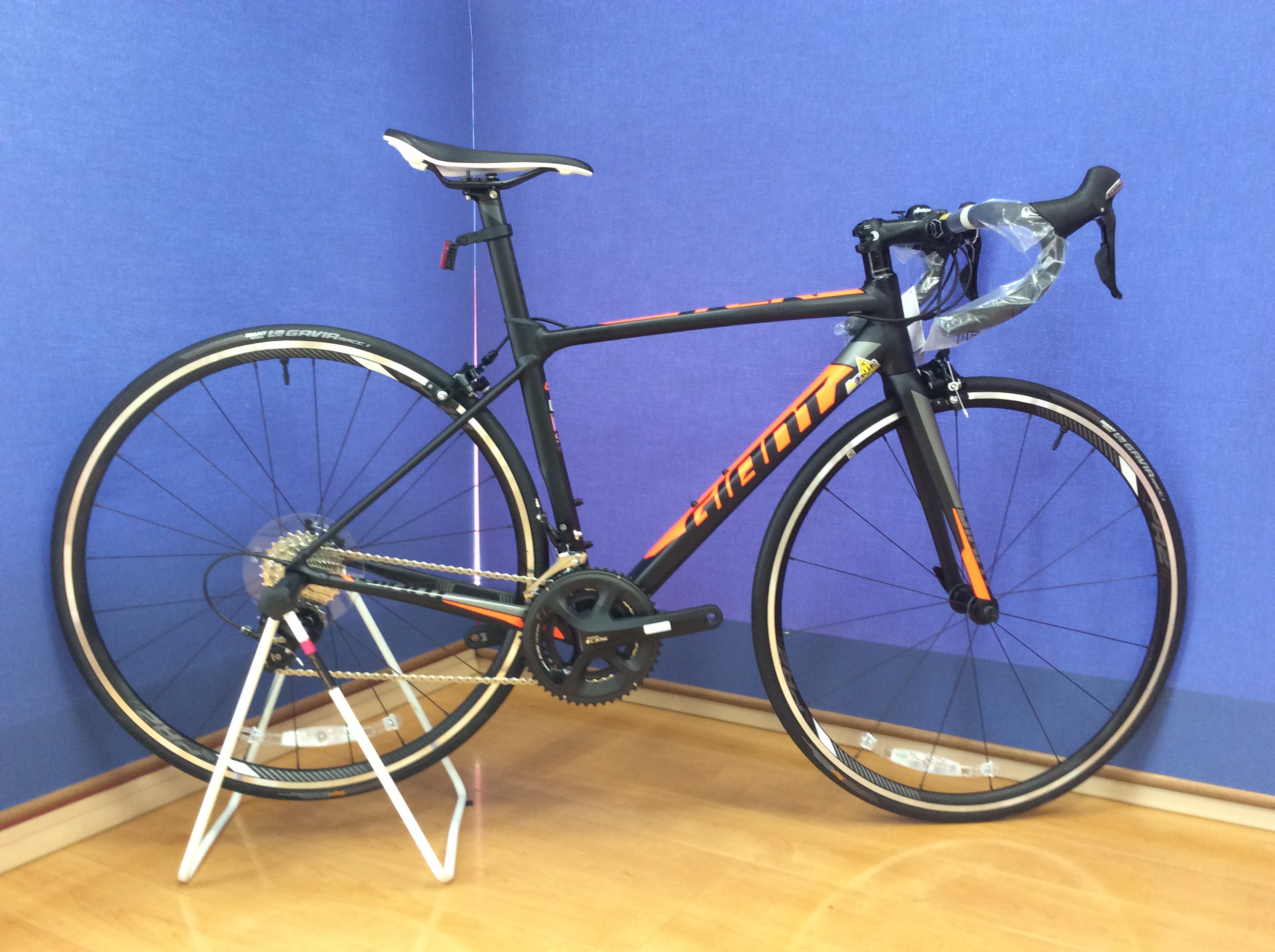 GIANT TCR SLR2 2018年モデル入荷しました!