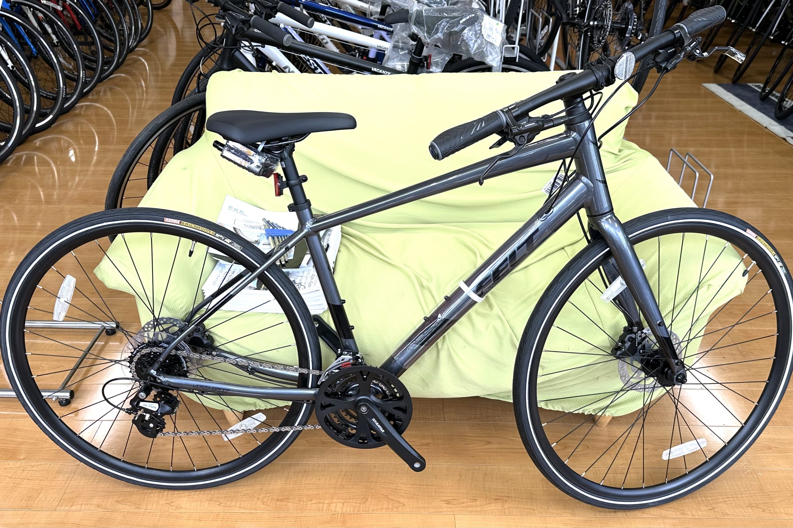 ☀️ラスト1台‼️走行性能・快適性を両立したクロスバイク【FELT