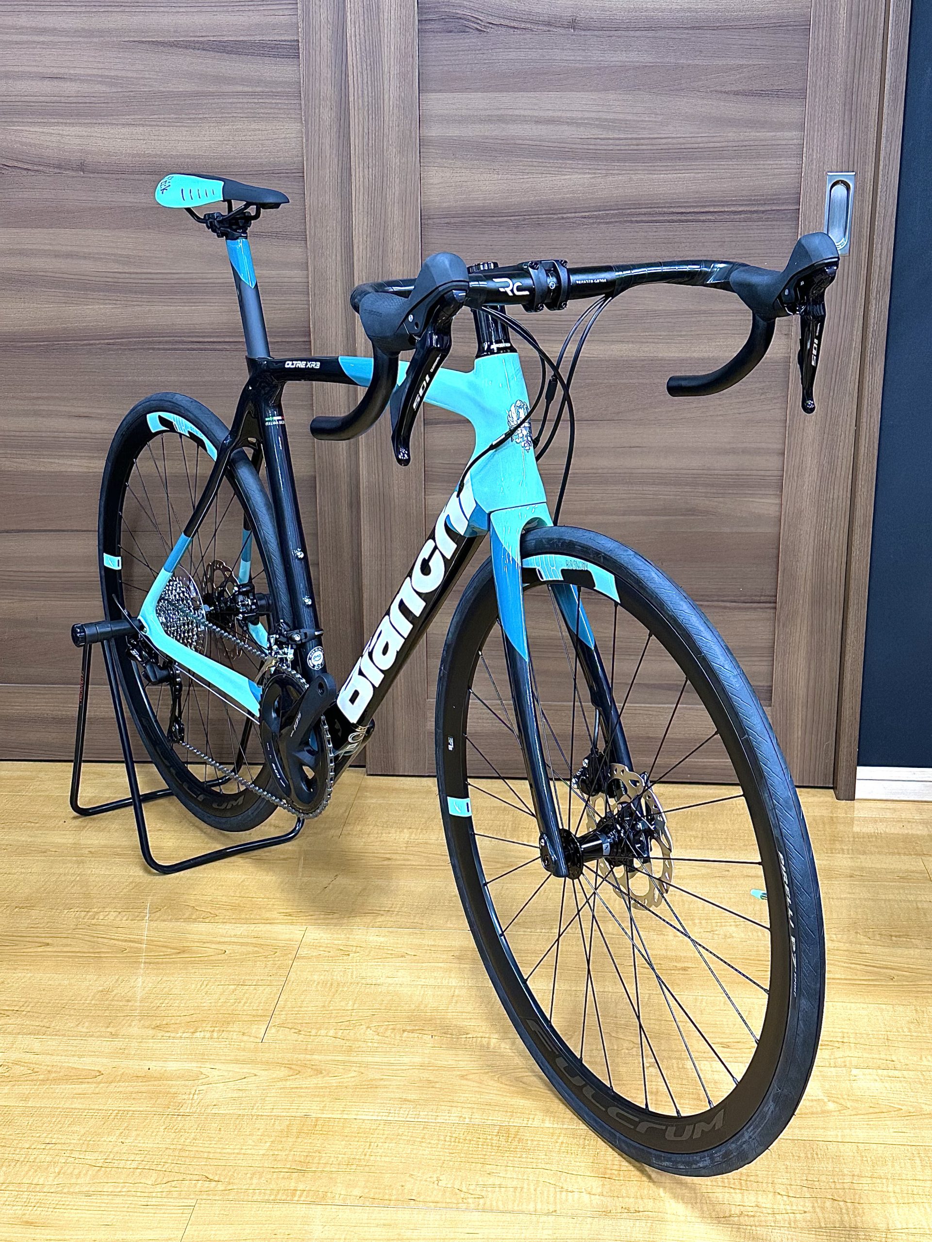 SHIMANO 105 搭載のコストパフォーマンスに優れた1台【ビアンキ】Oltre XR3 105