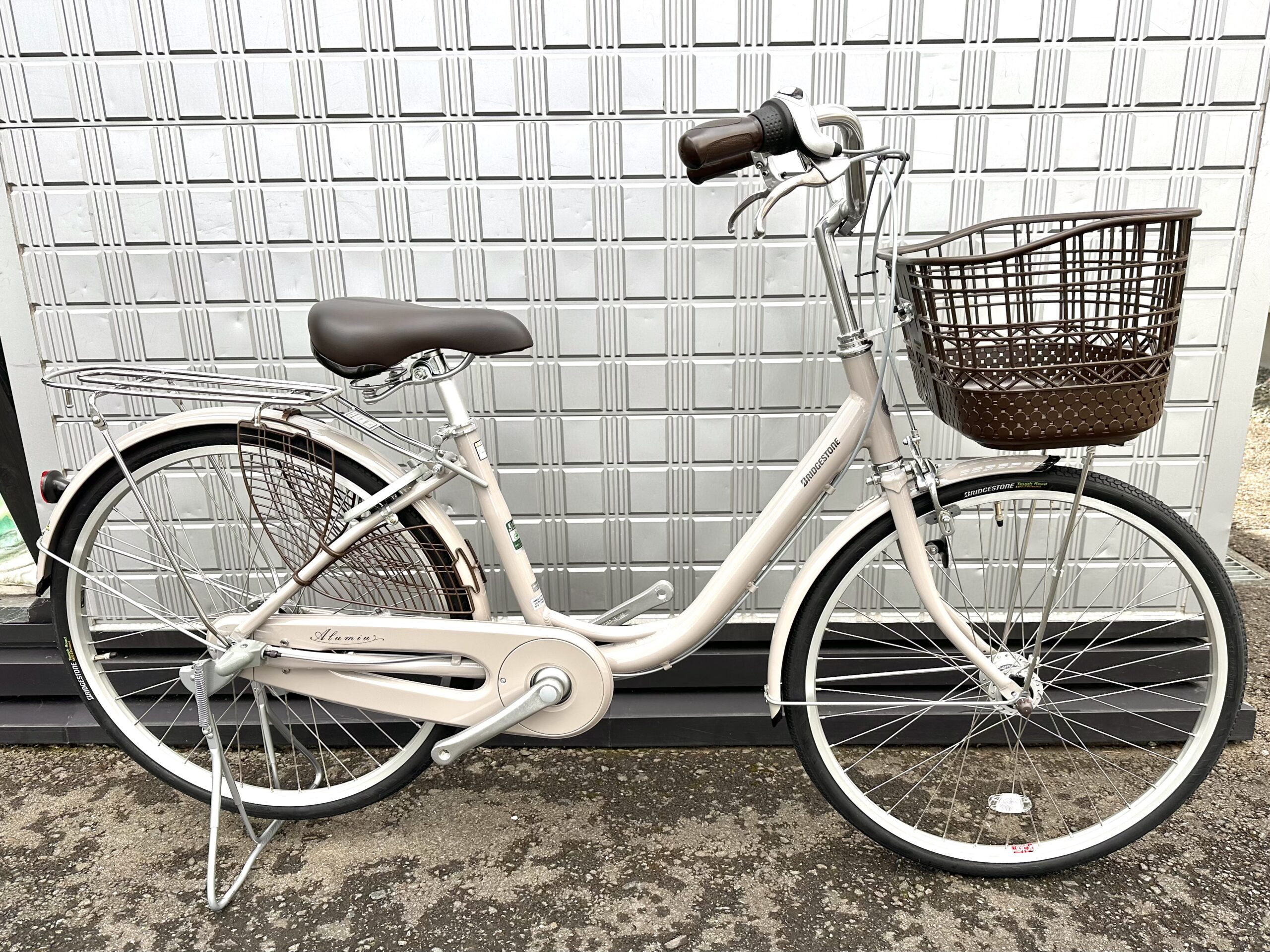 12月新発売‼️アルミフレームで軽くてまたぎやすいシティ車が入荷しました!【ブリヂストン】アルミーユ243